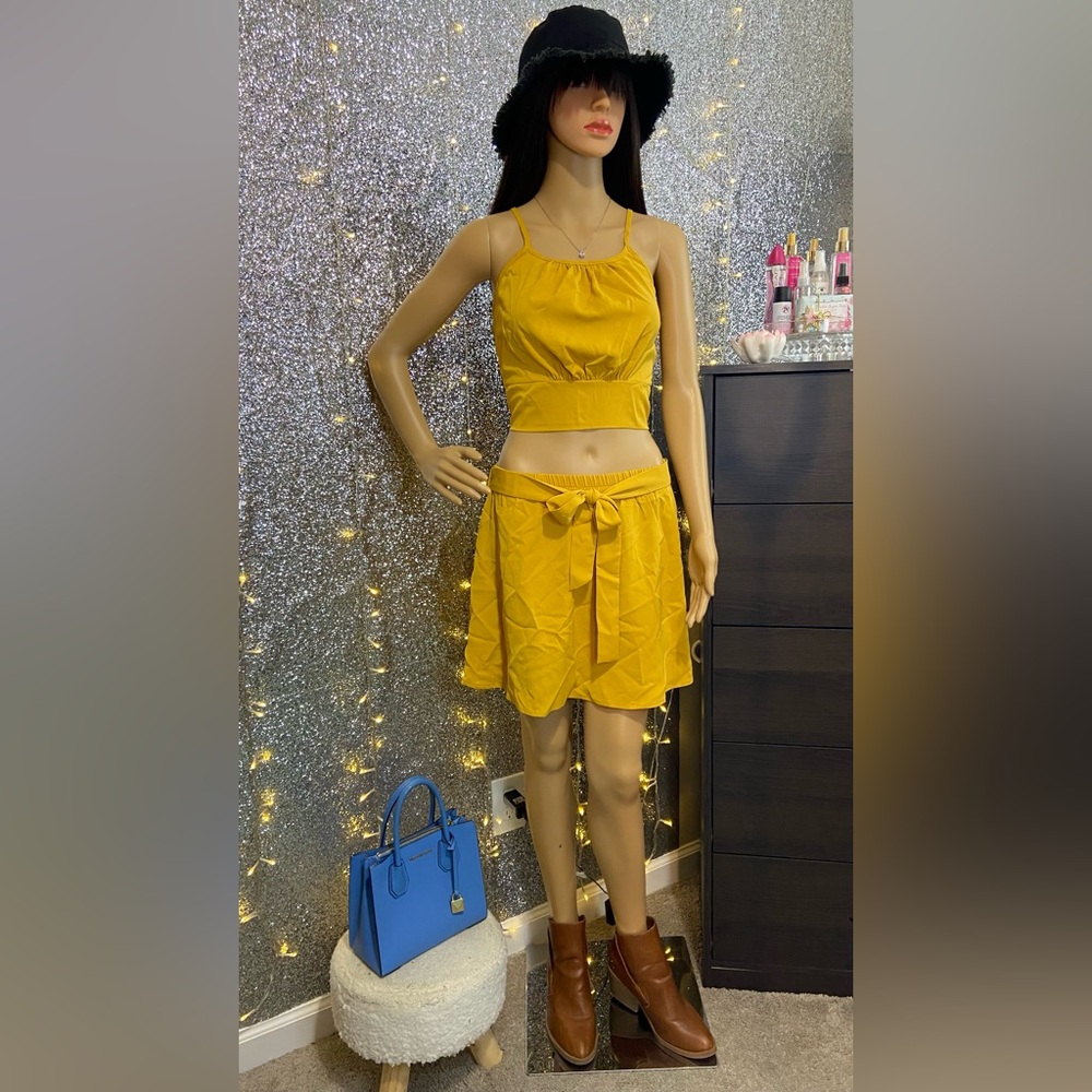 Two-Piece Skirt Set - Crop Cami Top & Tie Front Skirt Outfit & Backless Design - Picture 7 of 12